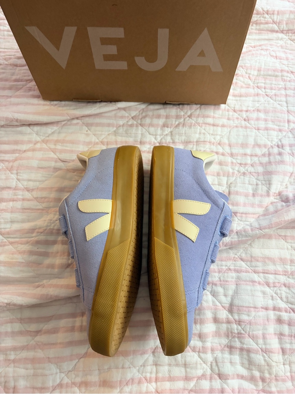 NWB Rare Veja Periwinkle Blue Suede Velcro Sneakers with Gum Sole - Picture 3 of 13